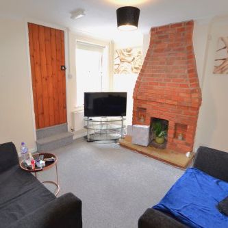 3 Bedroom End Terrace Available Now - Photo 1