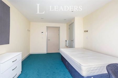 1 bedroom apartment to rent 151 Halls, Fawcett Road, Southsea, PO4 - Photo 2