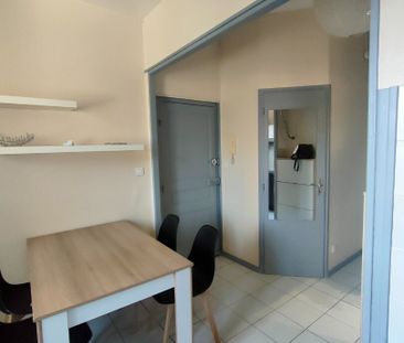Location Appartement 1 pièce 28m² - Photo 4
