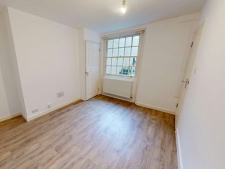 Flat to rent on - Photo 3