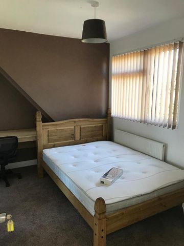 6 bedroom terraced house to rent - Photo 4