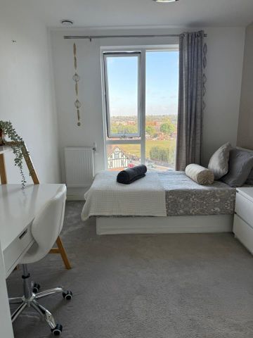 Room in a Shared Flat, Grosvenor Court Adenmore Road, SE6 - Photo 5