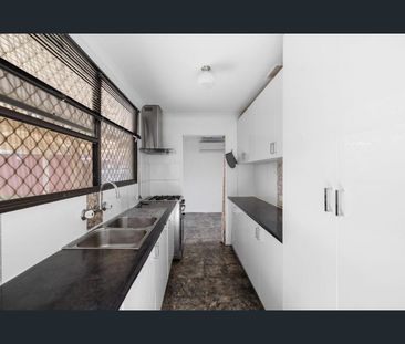 82 Eldorado Crescent, Meadow Heights, Vic 3048 - Photo 2