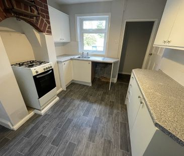 10 Devonshire Road North, S43 - Photo 4