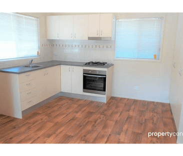 Peaceful & Charming 2-Bedroom Granny Flat with Sunny Deck in Castle... - Photo 1