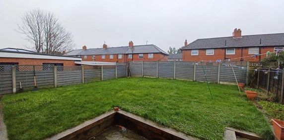 3 bedroom semi-detached house to rent - Photo 2