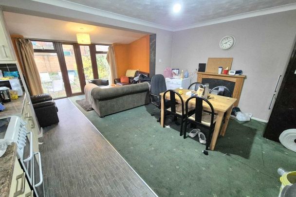 Belvoir Street - Photo 1