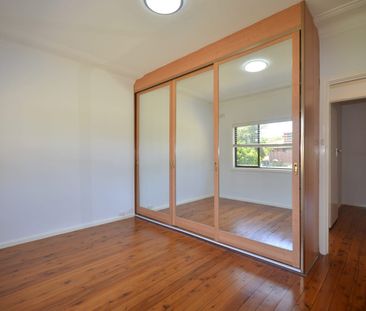 Family Home!! - Photo 3