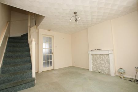 2 bedroom terraced house to rent - Photo 2