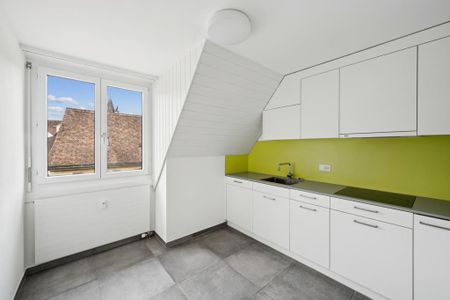 Gemütliche 3,5 Zimmer-Dachwohnung im Ortszentrum von Aesch - Photo 3