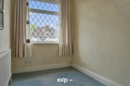 3 bedroom flat to rent - Photo 5