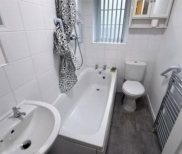 2 bedroom terraced house to rent - Photo 6