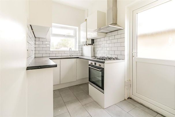 3 bedroom semi-detached house to rent - Photo 1