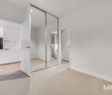 Sensational opportunity to live in the heart of the CBD in style - Photo 5