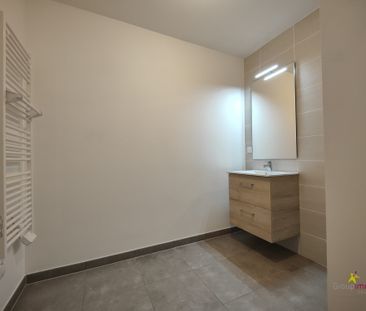 Appartement récent - 3 pièces - avec terrasse et parking en sous sol - Photo 2