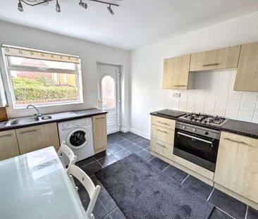 2 bed terraced house to rent in NE21 - Photo 3