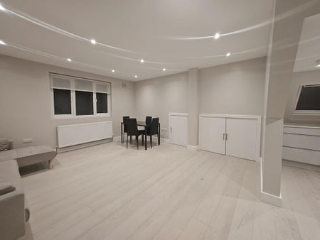 2 bedroom flat to rent - Photo 3