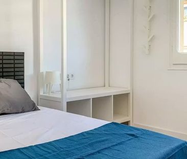 Carrer de l'Antiga Travessera, L'Hospitalet de Llobregat, Catalonia... - Photo 2