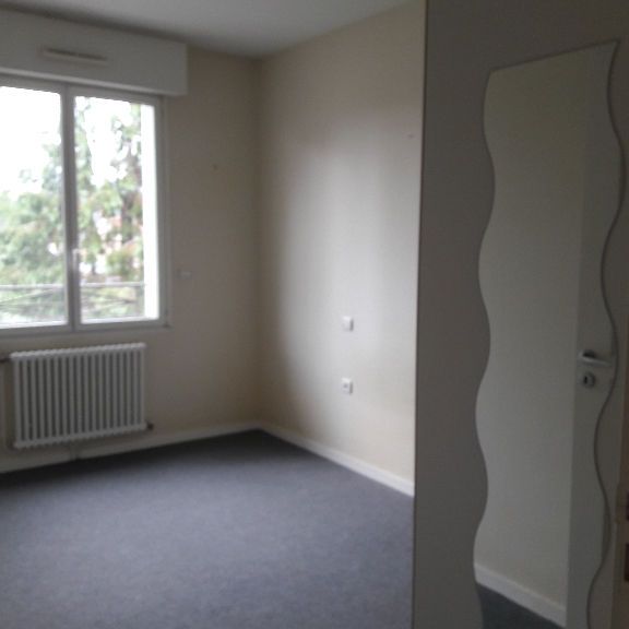 Laval centre ville appt T2 de 50 m² - Photo 1