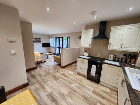 2 bedroom detached house to rent - Photo 2