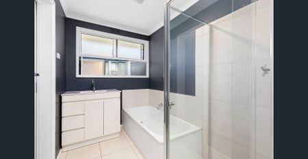 Spacious 2 Bedroom Home with Fabulous Outdoor Area! - Photo 4