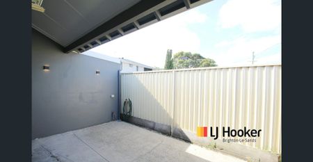 IMMACULATE RENOVATED ONE BEDROOM SEMI HOME! - Photo 2