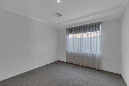Four Bedroom Family Home in Baldivis - Photo 5