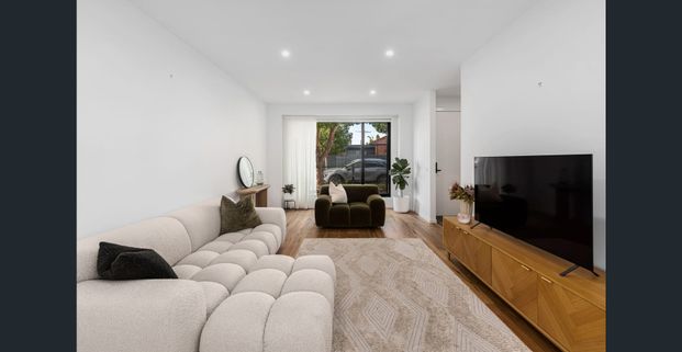 Architecturally Designed 6-Star Energy Efficient Luxury Living - Photo 1