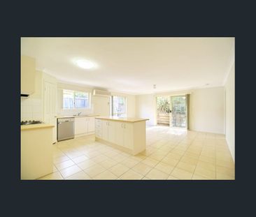 Spacious Four-Bedroom Home with Ensuite, Two Living Areas, Air Cond... - Photo 6