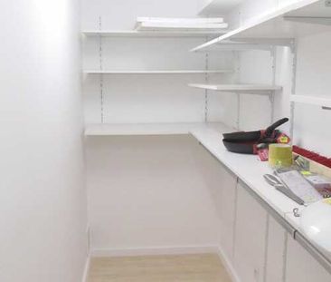 Apartament spatios cu un aer nonconformist! - Photo 3