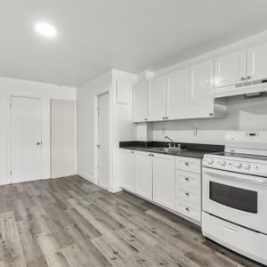 Studio - Ontario #8 - Photo 3