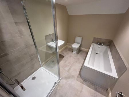 3 bedroom semi-detached house to rent - Photo 4