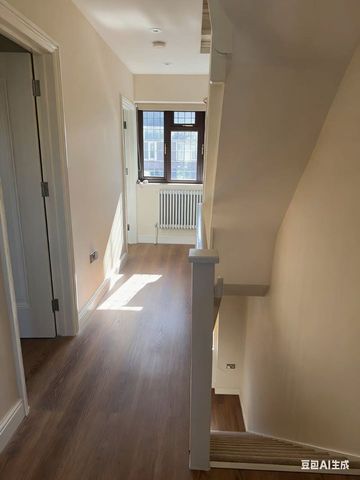 3 Bed End Terrace, Hickin St, E14 - Photo 2
