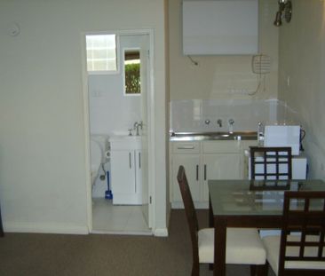 DOWNSTAIRS STUDIO APARTMENT - Photo 6