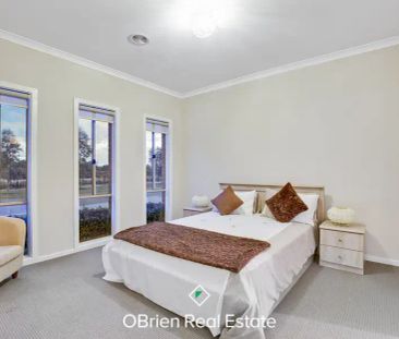 “4 BEDROOM WATERFRONT LIVING” - Photo 3