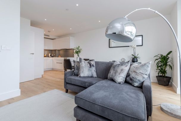 1 Bed Flat, Lombard Road, SW11 - Photo 1