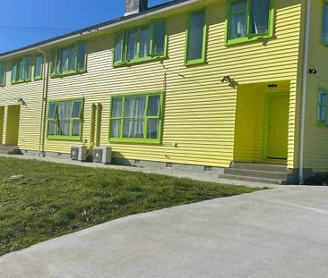 Charming 3BR Townhouse in Ranui - Photo 2