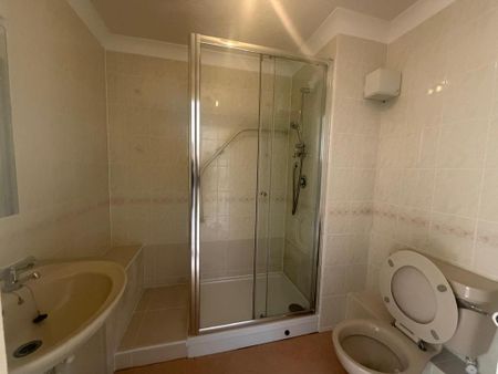 2 bedroom retirement property to rent - Photo 4