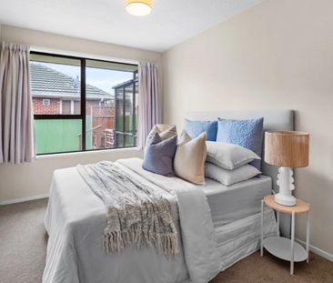 Sunny and Superb - Photo 5