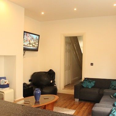 Stunning 8 Bed Terrace house Beresford Avenue - Photo 1