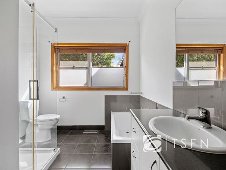 Spacious family Home - Photo 4