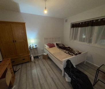 2 Bed Terraced House, Morena Street, SE6 - Photo 5