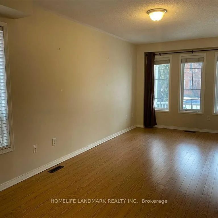 97 GAIL PARKS CRESCENT - Photo 1