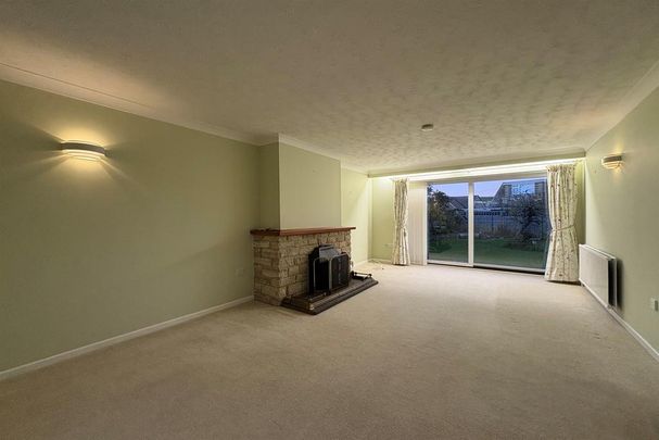 4 bedroom detached house to rent - Photo 1