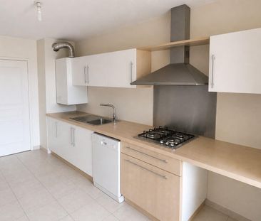 Location Appartement 5 pièces 121m² COLLONGES AU MONT D OR 69660 - Photo 1