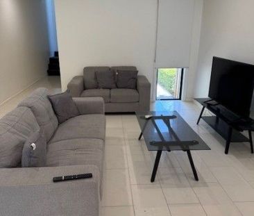 3 Bedroom Townhouse in The Glades Estate - Photo 3