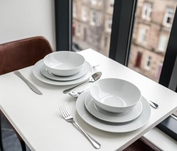 1 bedroom in a flat share to rent - Photo 2