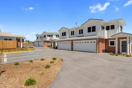 Beautiful Brand New Units Available for Rent in the Hamptons - Photo 3