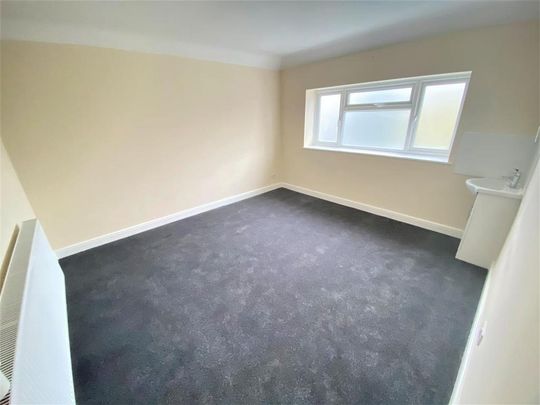 5 bedroom detached house to rent - Photo 1