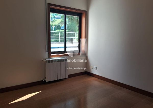 Apartamento T5 em Coimbra